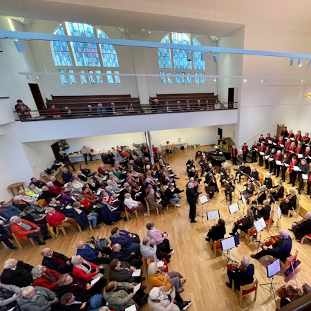Der Singkreis Leverkusen und das Kammerorchester gaben ein Adventskonzert in der Christuskirche.