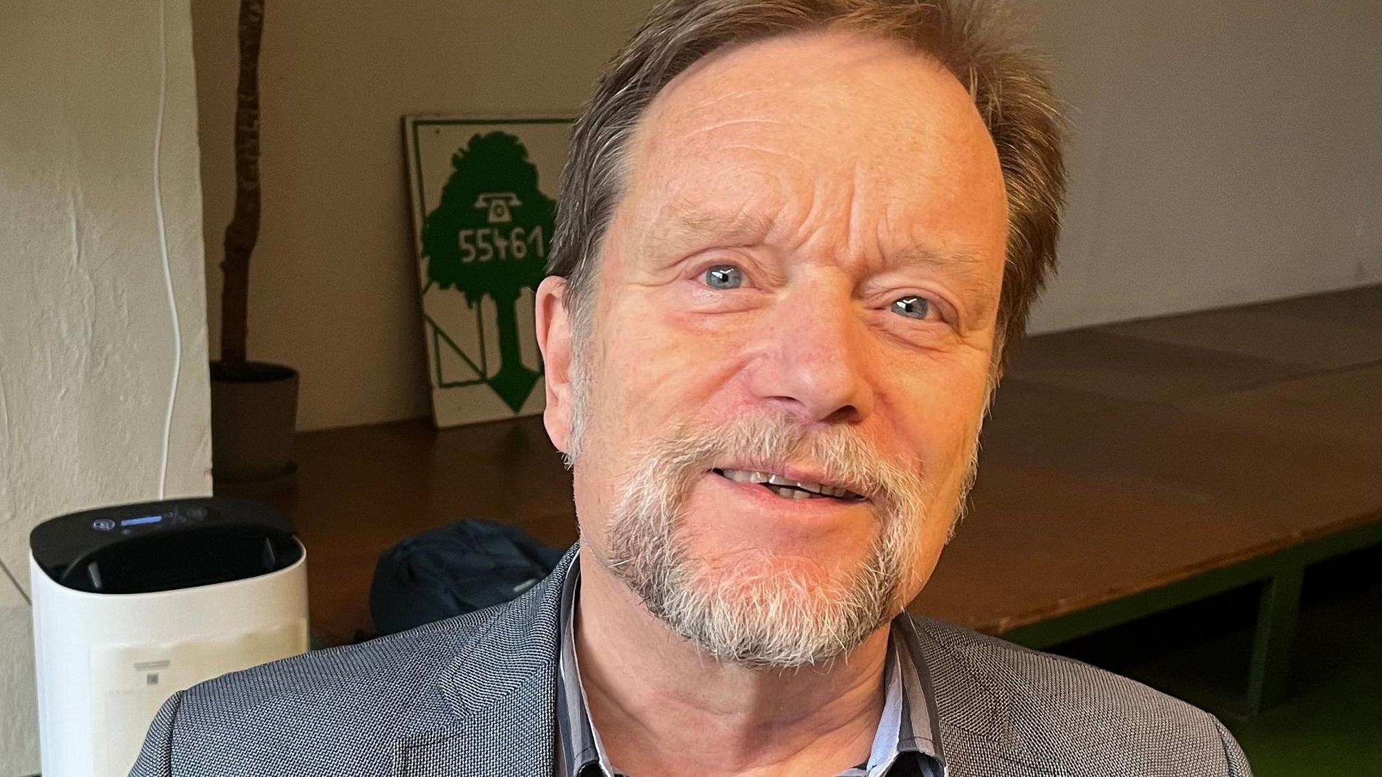Dr. Manfred Busch