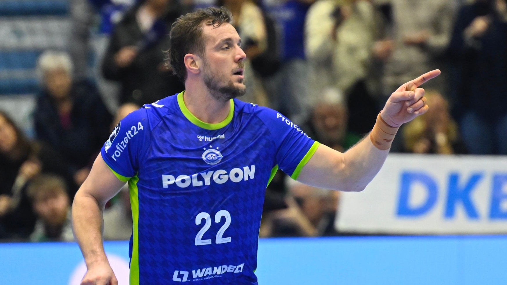 Kentin Mahe zeigt, wohin es gehen soll.