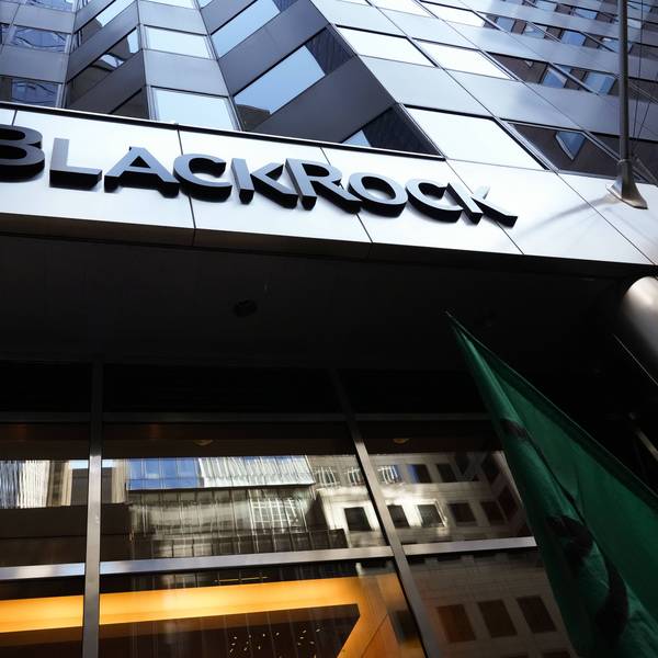 News Bilder des Tages Climate Change Protest Against Blackrock NEW YORK, NEW YORK USA - OCTOBER 29, 2022 Global climate activists Extinction Rebellion protests by OccupyParkAve at the New York headquarters of BlackRock. New York City United States PUBLICATIONxNOTxINxFRA Copyright: xJohnxNacionx originalFilename: nacion-climatec221029_npvKm.jpg