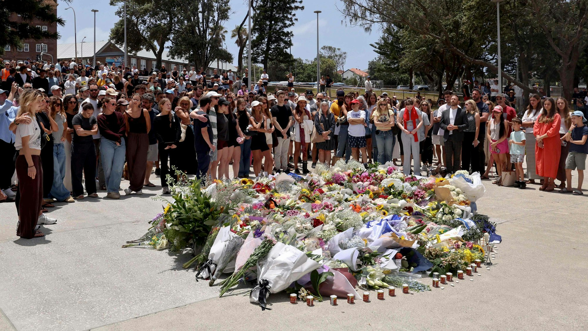 Trauernde am Bondi Pavillion in Sydney