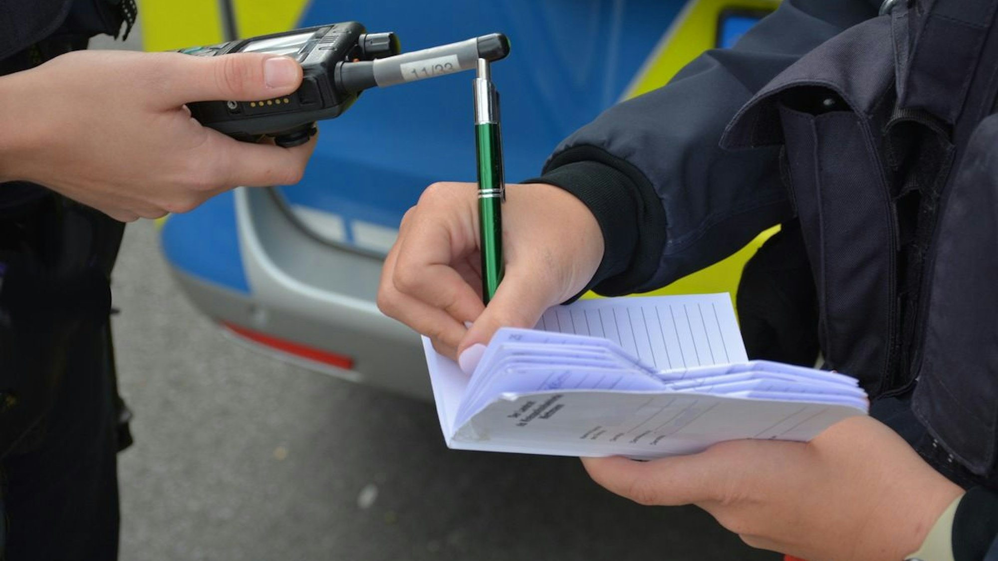 Ein Unbekannter hat in Langenfeld die Spendenbörse eines Feuerwehrmannes gestohlen (Symbolbild).