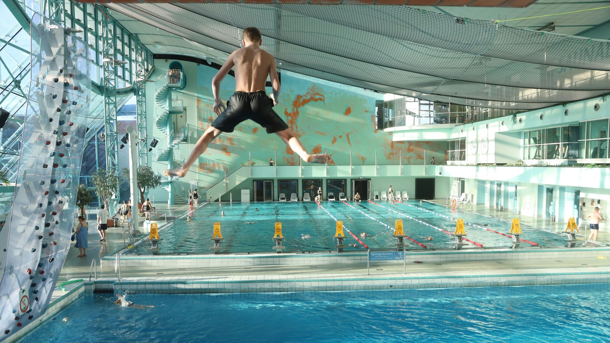 Einblick in das Innere des Agrippabades.