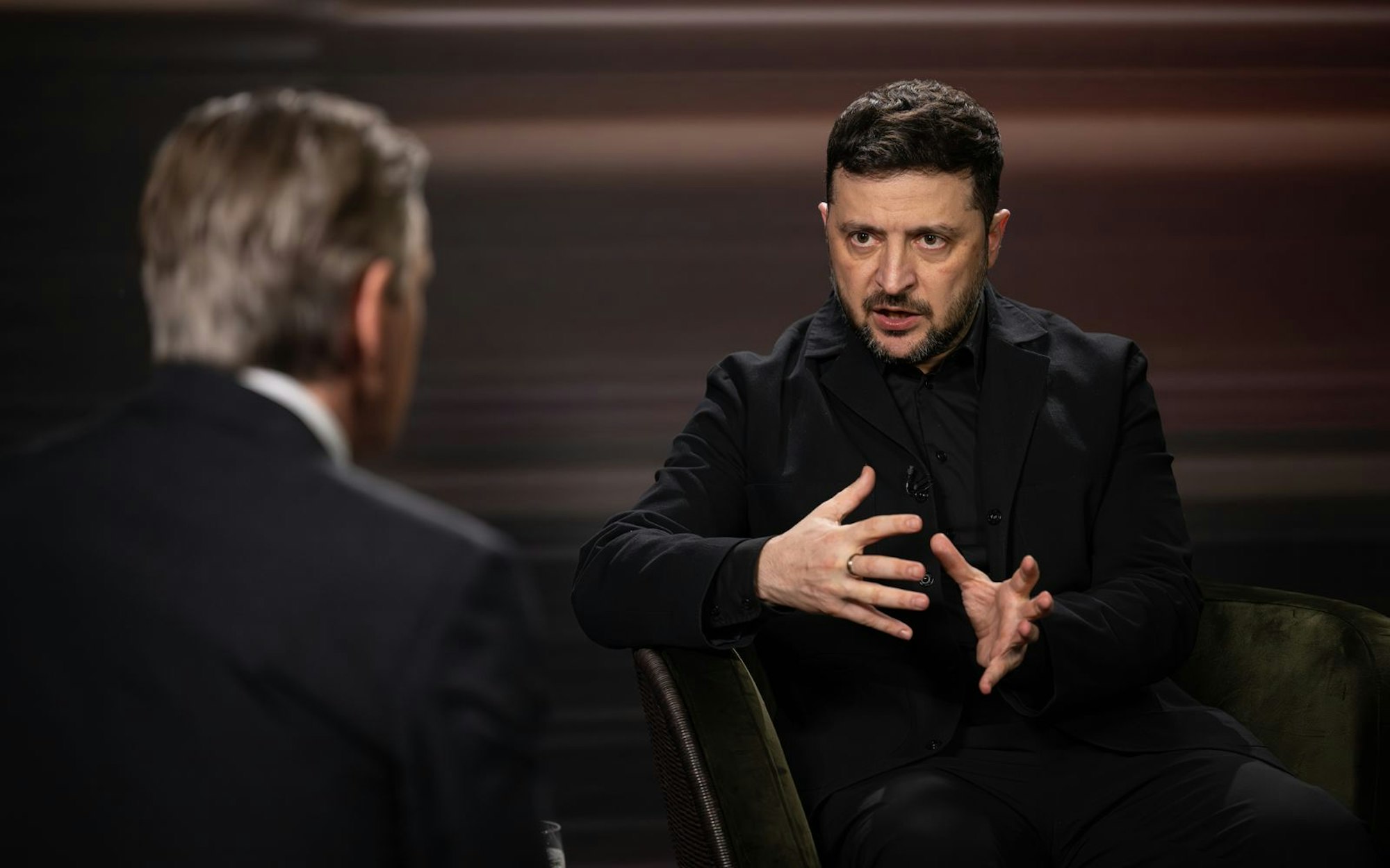 Wolodymyr Selenskyj (rechts) sprach mit Markus Lanz über die Zukunft der Ukraine. (Bild: ZDF / Markus Hertrich)