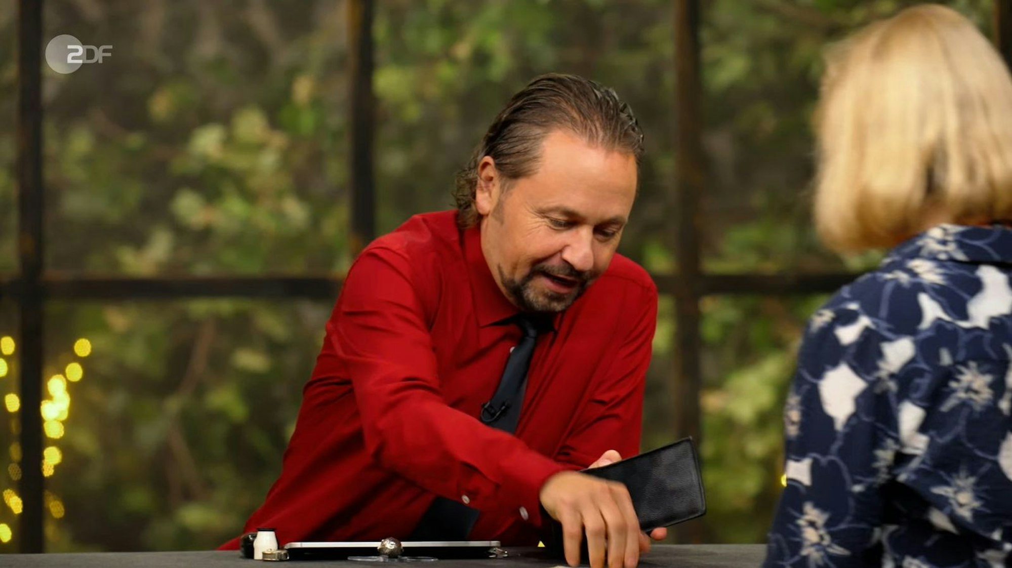 Wolfgang Pauritsch schlug bei dem Gemälde zu und zahlte 500 Euro. (Bild: ZDF)