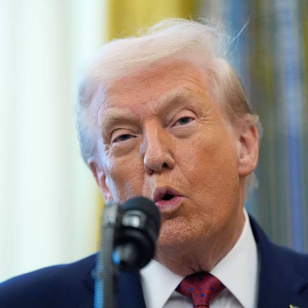 15.12.2025, USA, Washington: US-Präsident Donald Trump spricht während der Verleihung der Mexican Border Defense Medal im Oval Office des Weißen Hauses. Foto: Alex Brandon/AP/dpa +++ dpa-Bildfunk +++