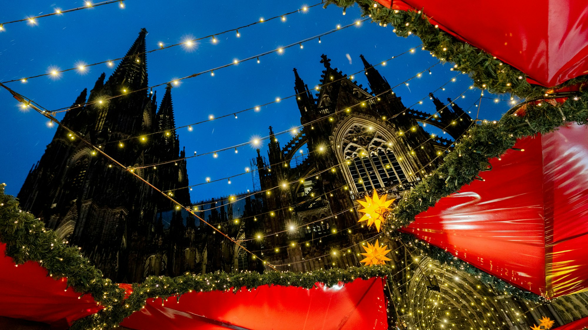 Der Weihnachtsmarkt am Kölner Dom.
