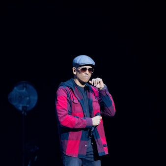 16.12.2025, Nordrhein-Westfalen, Köln: Sänger Xavier Naidoo steht beim Auftakt seiner Tour "Bei meiner Seele" auf der Bühne in der ausverkauften Lanxess-Arena. Naidoo geht bei seinem Comeback nach sechs Jahren Pause wieder auf Tour.