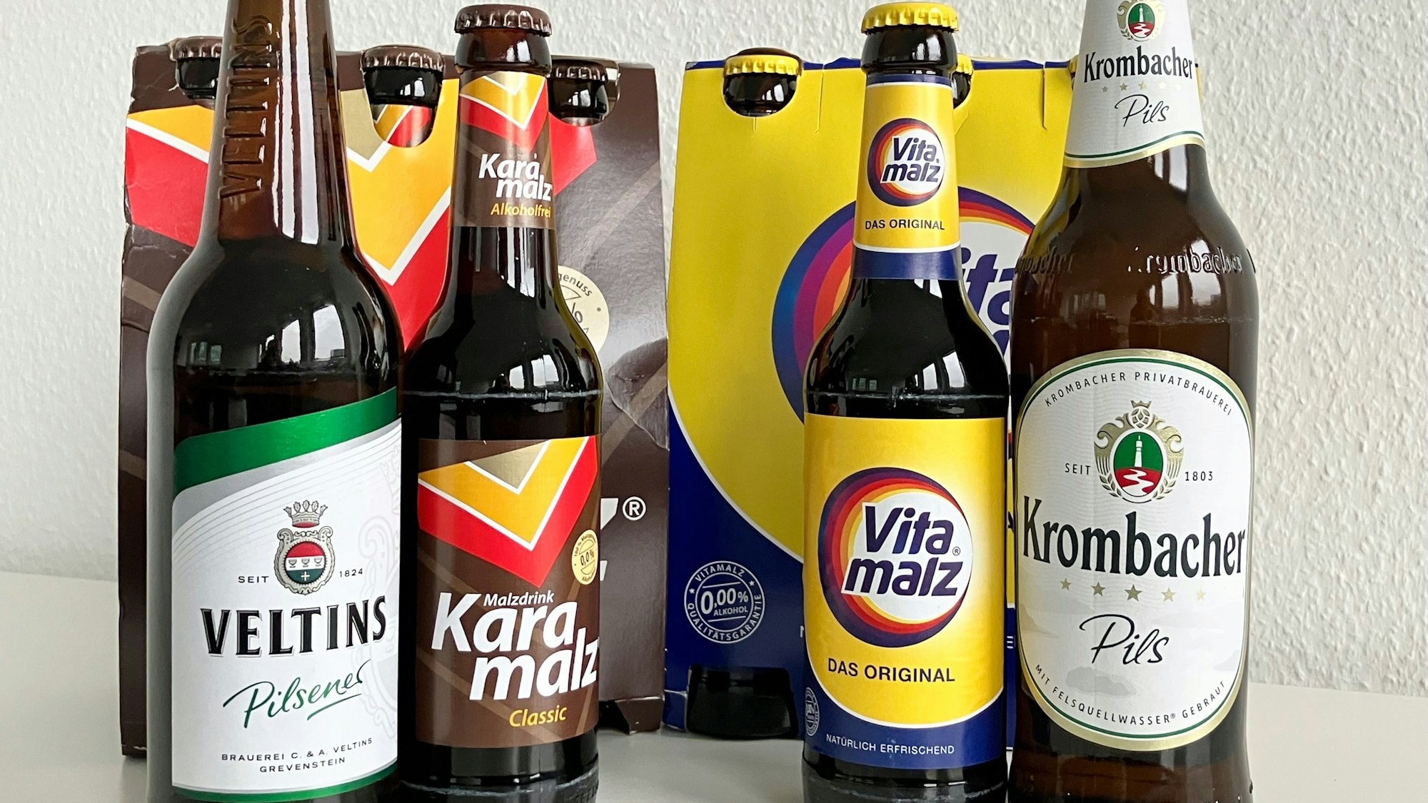 Krombacher hat schon vor Jahren Vitamalz übernommen, Rivale Veltins zieht mit dem Kauf der Marke Karamalz nach: Die beiden Großbrauereien aus Nordrhein-Westfalen liefern sich jetzt bei Malzgetränken ein Kopf-an-Kopf-Rennen.