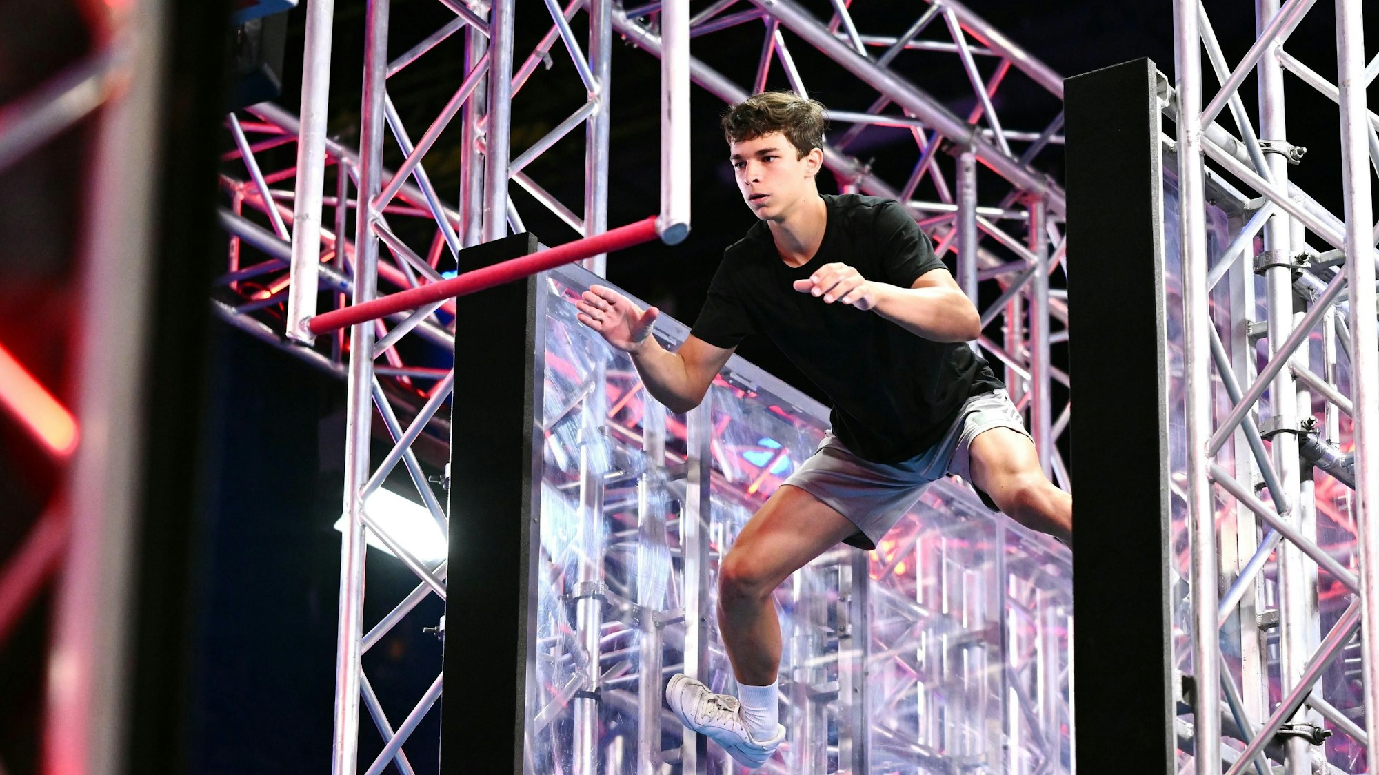 Jonas Mortz meisterte den Parcours bei „Ninja Warrior Germany“ souverän.