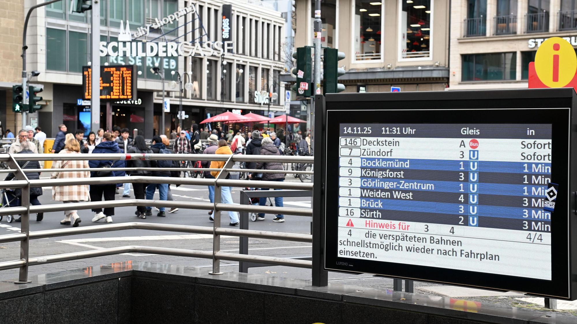 Das Bild zeigt die KVB-Haltestelle am Neumarkt. (Symbolbild)