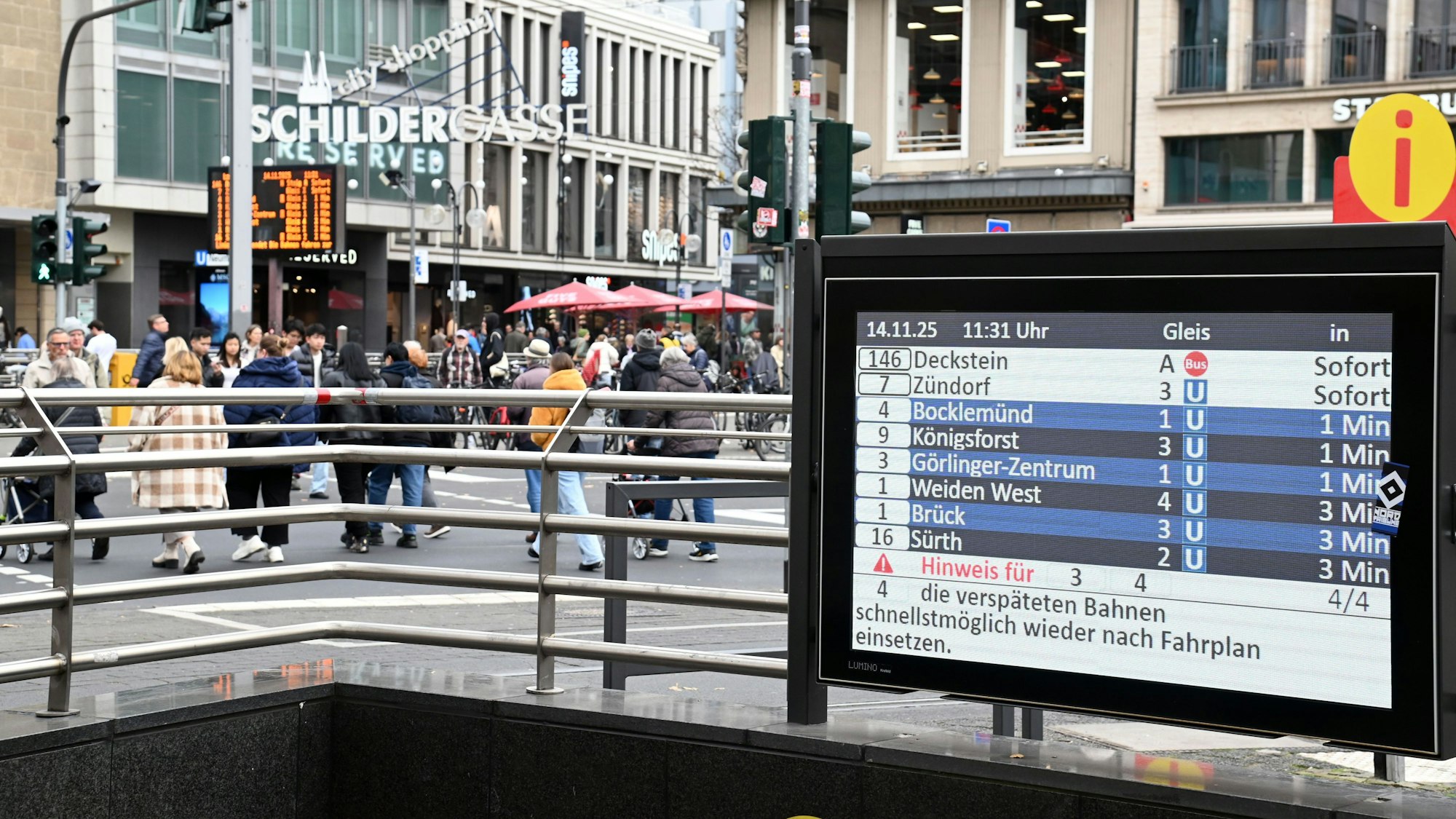 Das Bild zeigt die KVB-Haltestelle am Neumarkt. (Symbolbild)