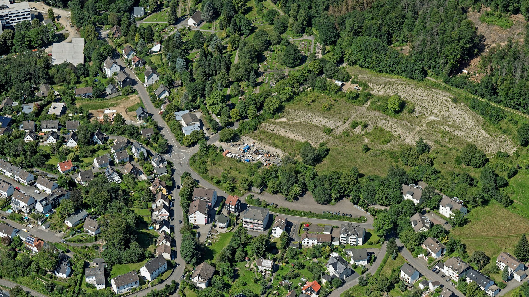 Das Foto zeigt ein Luftbild des ehemaligen Fachhochschulgeländes in Gummersbach..