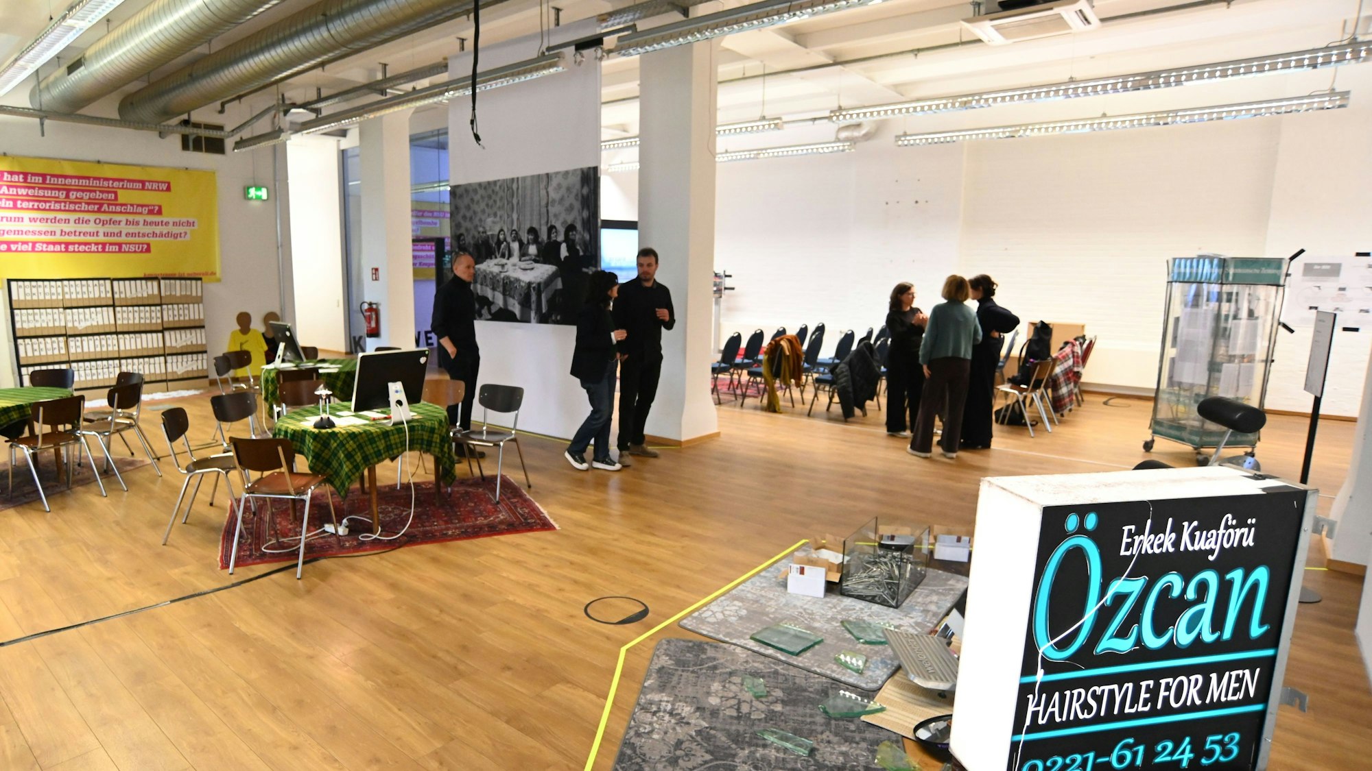 07.11.2025 Köln. Initiative Keupstraße ist überall. Ausstellung "Von der Nagelbombe bis zum Mahnmal - 21 Jahre DANACH". Foto: Alexander Schwaiger