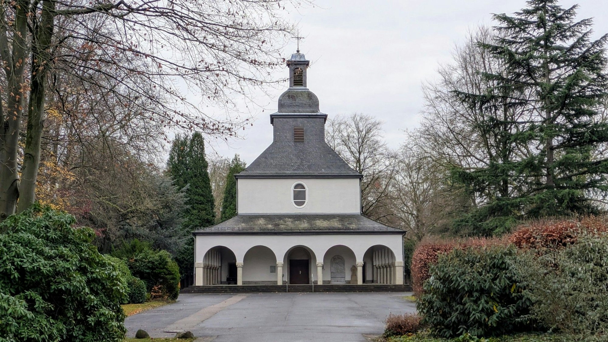 Die Friedhofskapelle von Wilhelm Fähler in Wiesdorf
