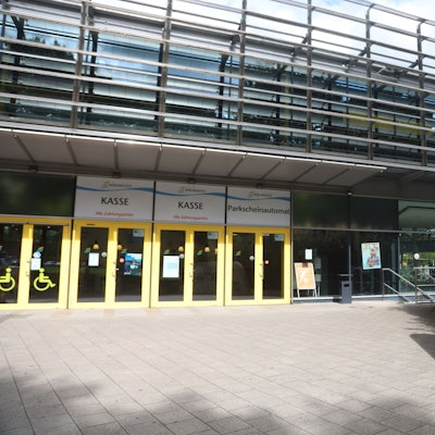 Außenansicht Lentpark Schwimmbad