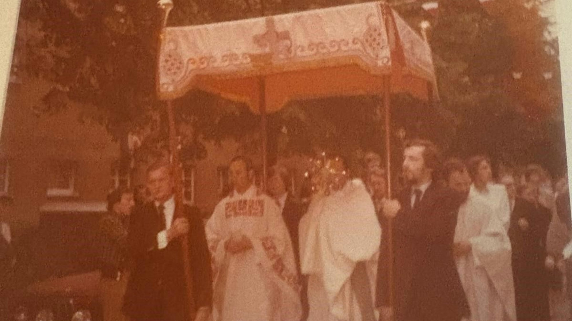 Italienische Prozession in der Nördlinger Straße