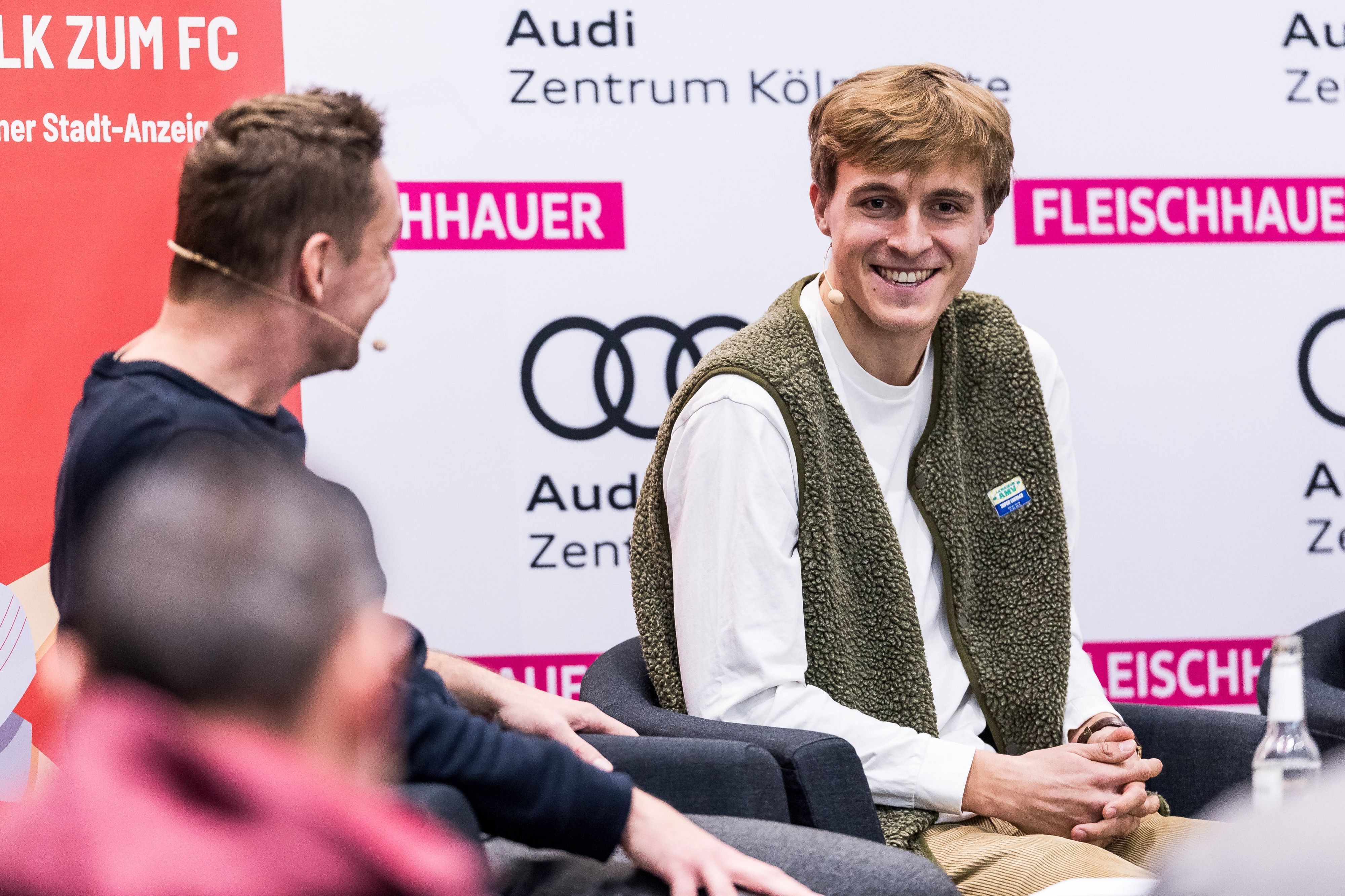 E Leeve lang - Der Talk zum FC von Express.de und Kölner Stadt-Anzeiger 18.12.2025 Timo Hübers 1. FC Köln, 4 E Leeve lang - Der Talk zum FC von Express.de und Kölner Stadt-Anzeiger, Köln, Audi Zentrum Mitte am 18.12.2025 *** E Leeve lang Der Talk zum FC von Express de und Kölner Stadt Anzeiger 18 12 2025 Timo Hübers 1 FC Köln, 4 E Leeve lang Der Talk zum FC von Express de und Kölner Stadt Anzeiger, Köln, Audi Zentrum Mitte am 18 12 2025 Copyright: xBEAUTIFULxSPORTS/Wunderlx