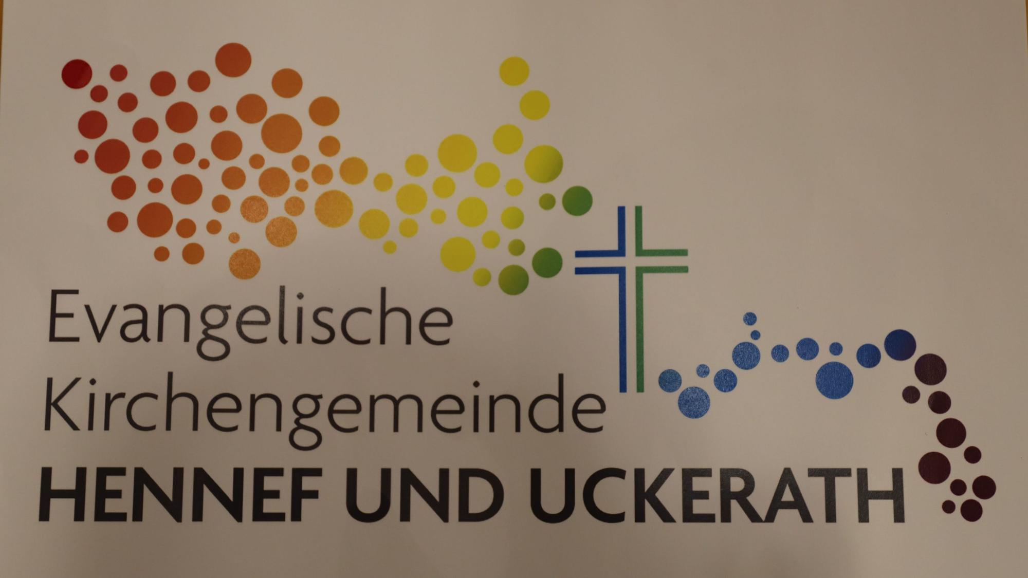 Die beiden Gemeinden haben ein gemeinsames Logo für die fusionierte Evangelische Kirchengemeinde Hennef und Uckerath entwickelt.