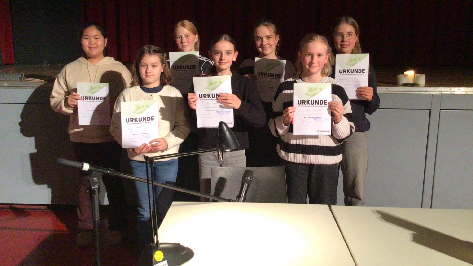 51 Schülerinnen und Schüler der Marienschule hatten Beiträge zum 37. Schreibwettbewerb eingereicht. Das waren die besten.