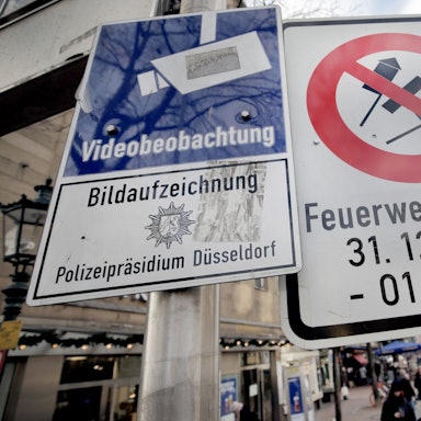 Einige Kommunen entscheiden sich in NRW wieder für ein Böllerverbot zu Silvester. (Archivbild)