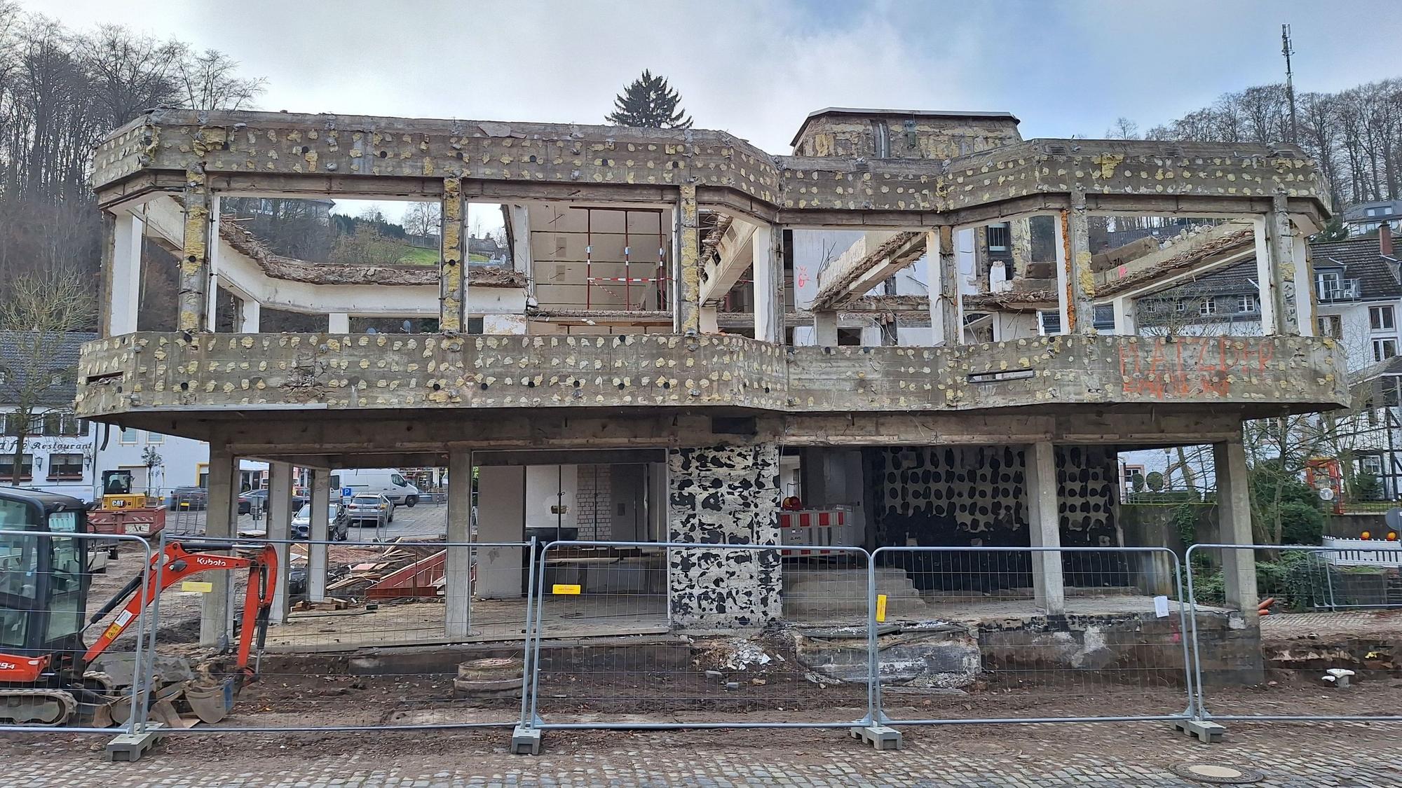 Das einstige Rathaus der Gemeinde Blankenheim ist entkernt. Das Gebäude wird zum Wohnhaus umgebaut.