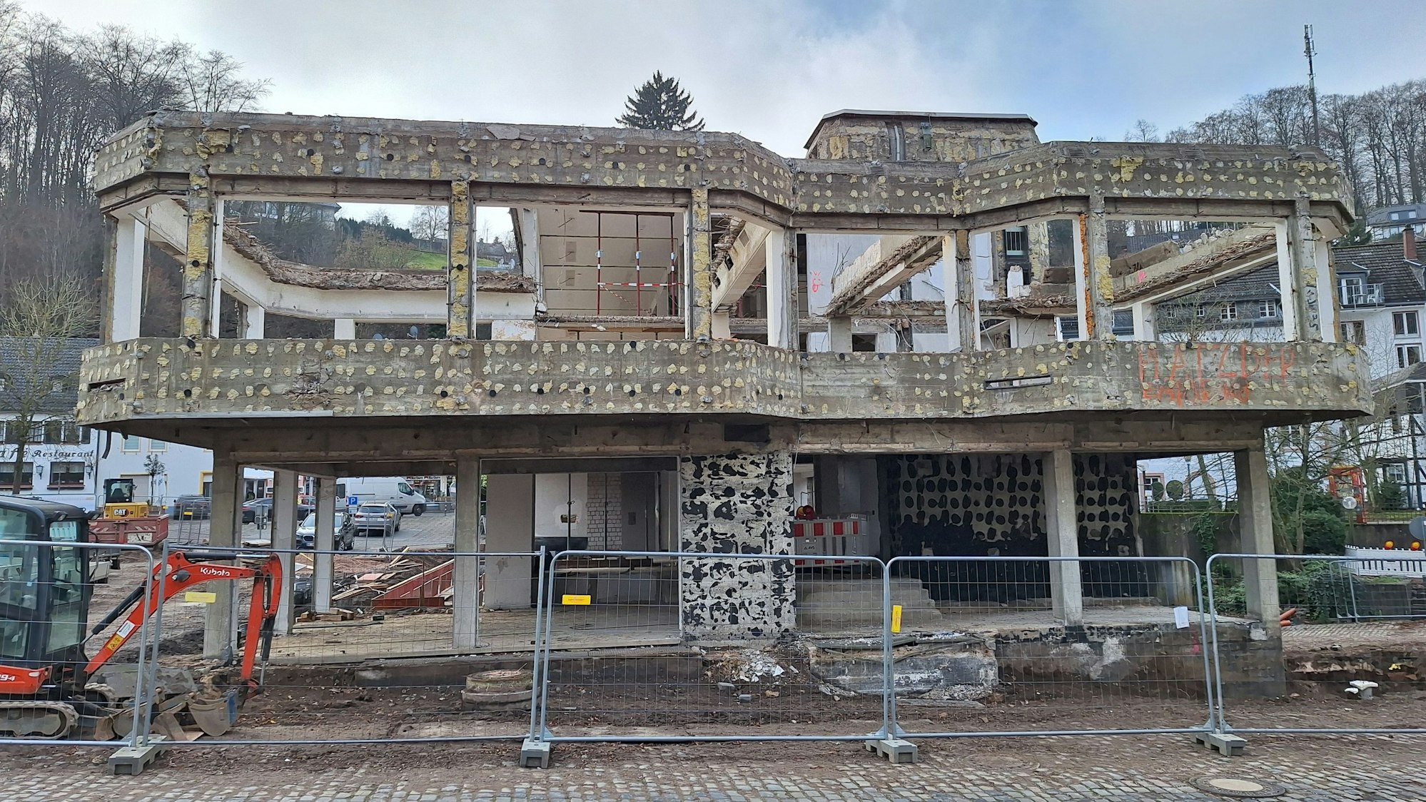 Das einstige Rathaus der Gemeinde Blankenheim ist entkernt. Das Gebäude wird zum Wohnhaus umgebaut.