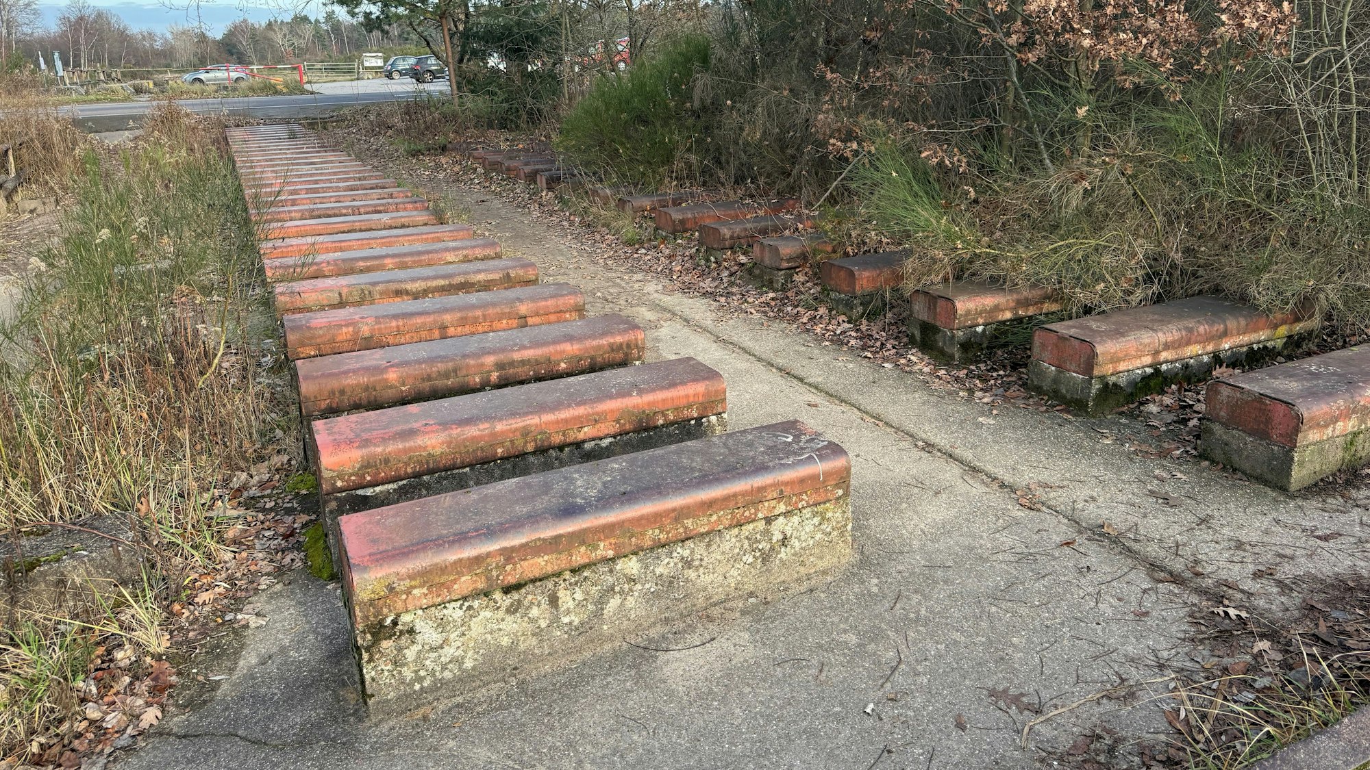 Der Start befindet sich an der ehemaligen Panzerwaschstraße gleich gegenüber dem Wanderparkplatz.