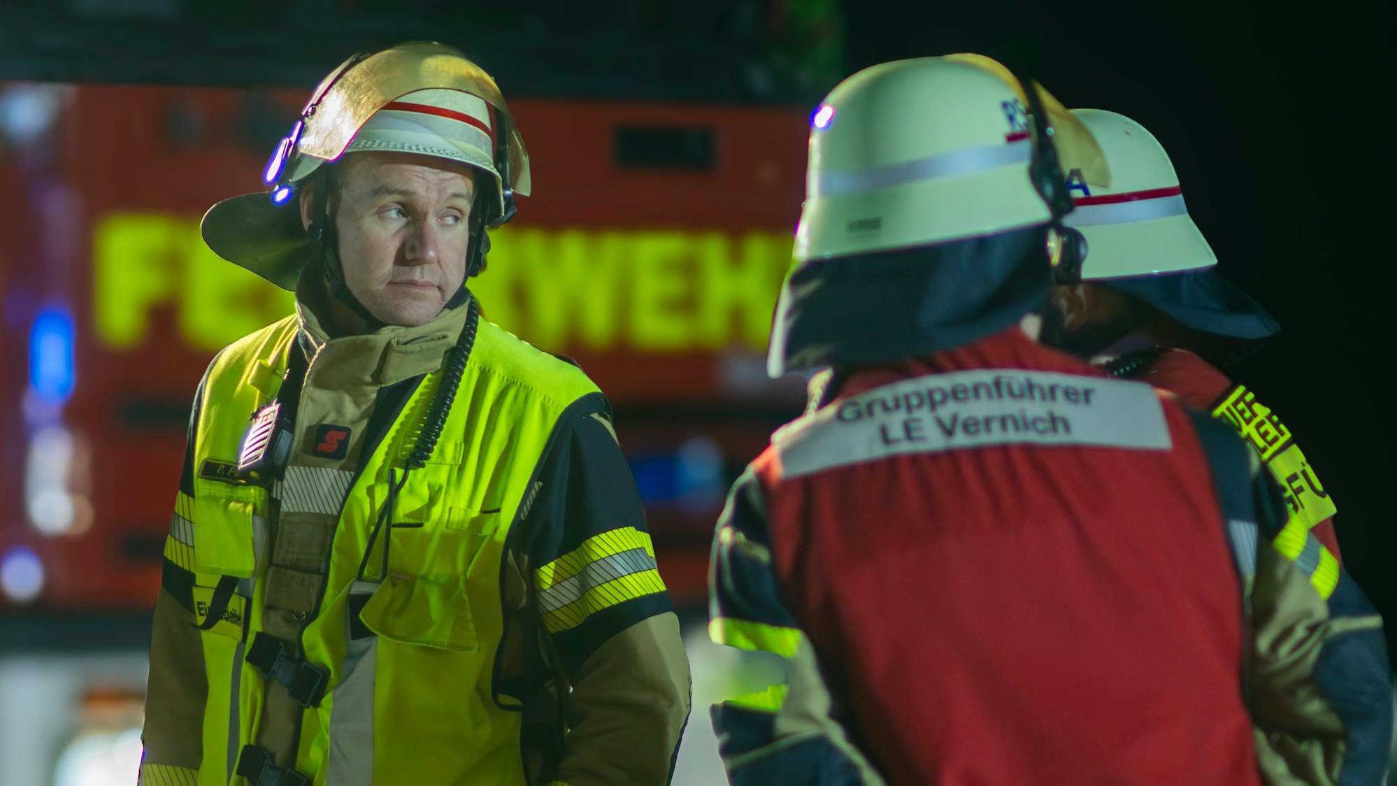 Das Bild zeigt Peter Pönsgen bei einem Einsatz an der A61.