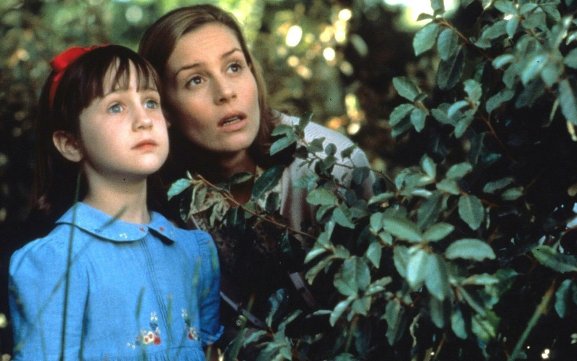 Nach „Matilda“ wurde es allmählich still um Mara Wilson (Bild, links neben Embeth Davidtz). (Bild: kabel eins / Columbia Tristar)