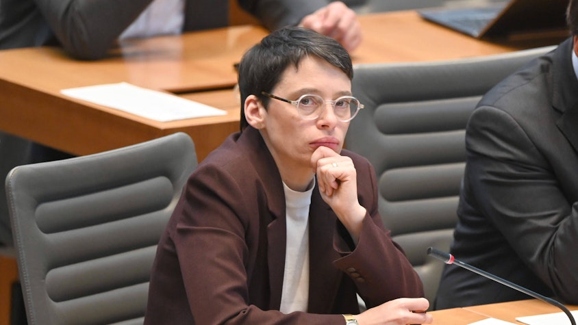 Josefine PAUL, Buendnis 90/die Gruenen, Bündnis 90/die Grünen, Ministerin fuer Kinder, Jugend, Familie, Gleichstellung, Flucht und Integration des Landes Nordrhein-Westfalen, Gesetz ueber die Feststellung des Haushaltsplans des Landes Nordrhein-Westfalen fuer das Haushaltsjahr 2026 Haushaltsgesetz 2026, Haushaltsdebatte, 113. Sitzung des Landtags Nordrhein-Westfalen, im Landtag Nordrhein-Westfalen NRW, Duesseldorf am 17.12.2025, *** Josefine PAUL, Alliance 90 the Greens, Minister for Children, Youth, Family, Equality, Refugees and Integration of the State of North Rhine-Westphalia, Act on the Adoption of the Budget of the State of North Rhine-Westphalia for the Financial Year 2026 Budget Act 2026 , Budget Debate, 113 Session of the