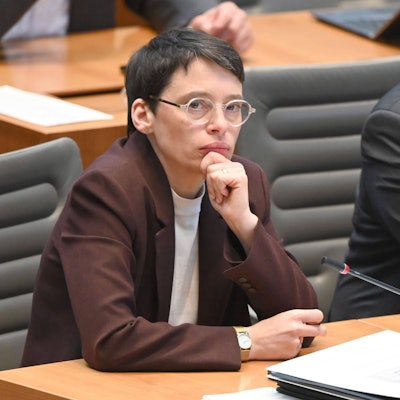 Josefine PAUL, Buendnis 90/die Gruenen, Bündnis 90/die Grünen, Ministerin fuer Kinder, Jugend, Familie, Gleichstellung, Flucht und Integration des Landes Nordrhein-Westfalen, Gesetz ueber die Feststellung des Haushaltsplans des Landes Nordrhein-Westfalen fuer das Haushaltsjahr 2026 Haushaltsgesetz 2026, Haushaltsdebatte, 113. Sitzung des Landtags Nordrhein-Westfalen, im Landtag Nordrhein-Westfalen NRW, Duesseldorf am 17.12.2025, *** Josefine PAUL, Alliance 90 the Greens, Minister for Children, Youth, Family, Equality, Refugees and Integration of the State of North Rhine-Westphalia, Act on the Adoption of the Budget of the State of North Rhine-Westphalia for the Financial Year 2026 Budget Act 2026 , Budget Debate, 113 Session of the