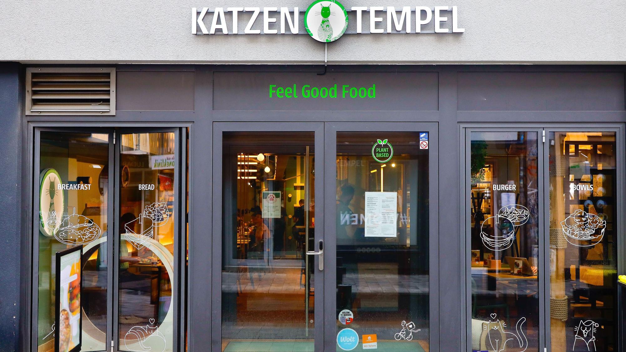 Der Katzentempel an der Severinstraße hatte 2023 eröffnet. Jetzt haben die Betreiber aufgegeben. (Archivbild)
