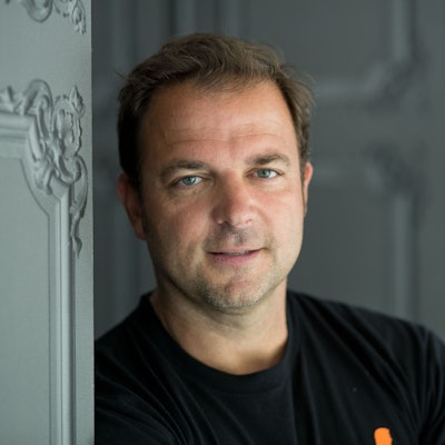 Hundetrainer, Komiker und Buchautor Martin Rütter posiert am 14.09.2016 in Berlin im Rahmen eines Pressetags.