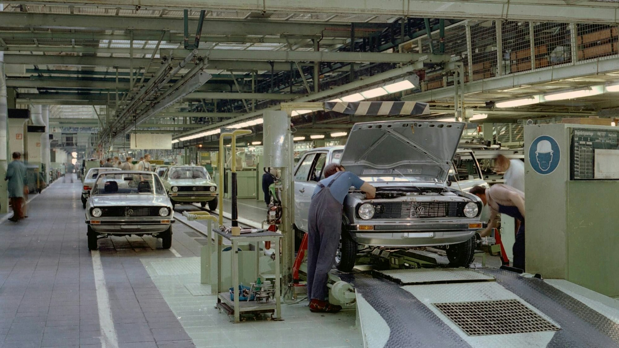 Die ersten Polos wurden in den 70er Jahren im Stammwerk in Wolfsburg gebaut. Volkswagen Ag