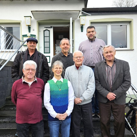 Gruppenfoto der geehrten Gewerkschaftsmitglieder.