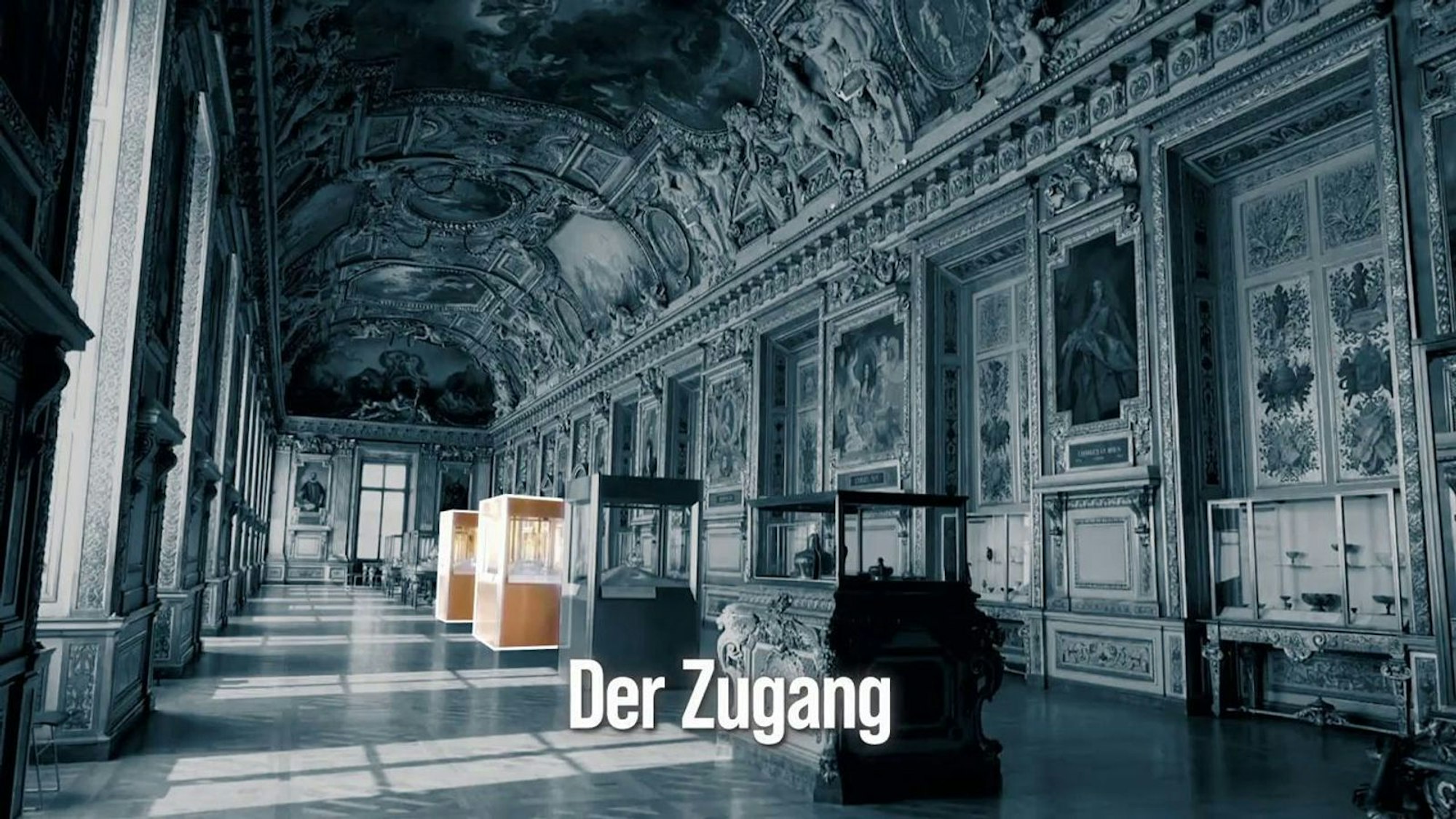 In die farblich hervorgehobenen Vitrinen verschafften sich die Räuber mit Trennschleifern gewaltsam Zugang. (Bild: Warner Bros Discovery)