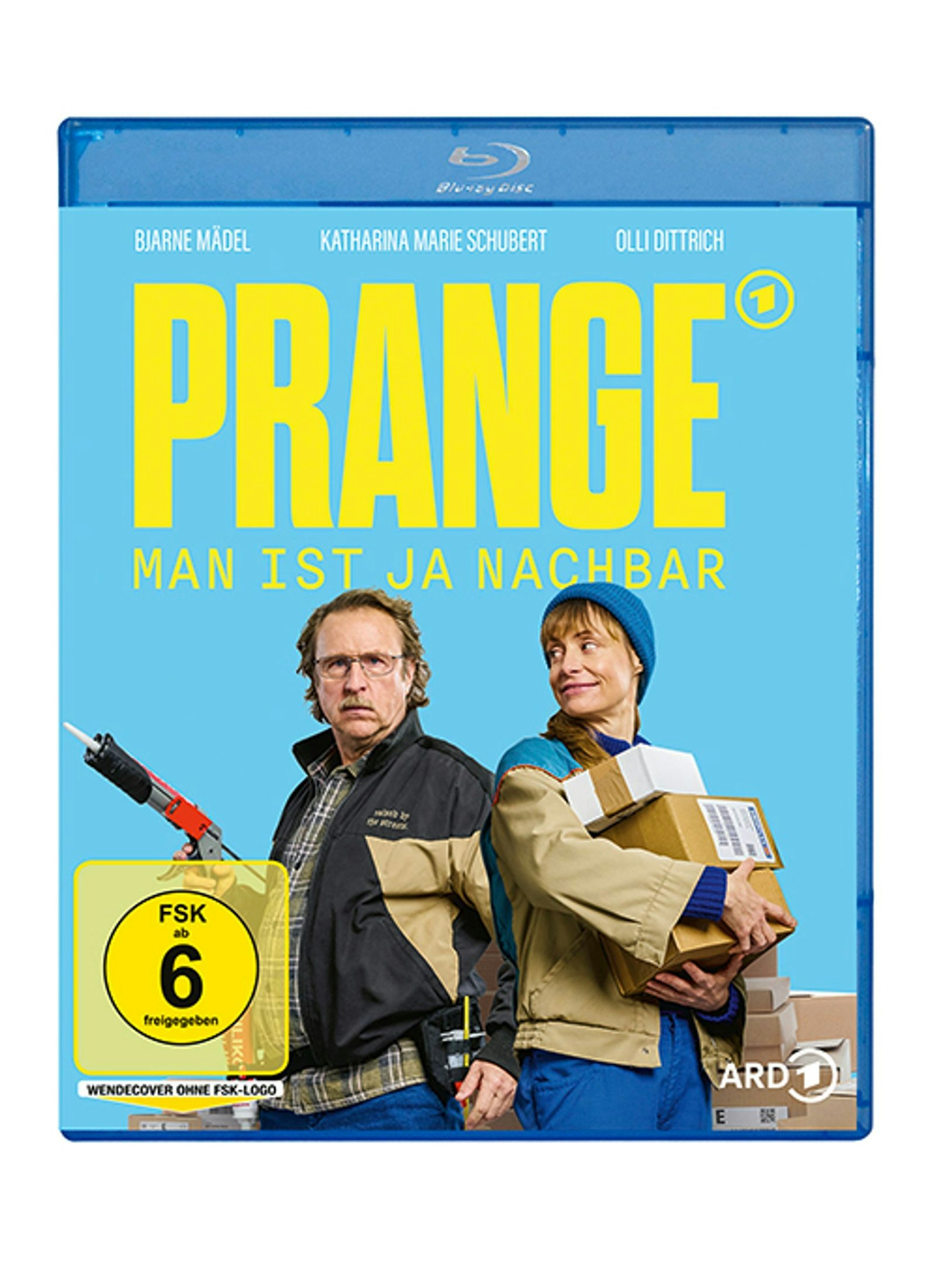Die bezaubernde Weihnachtgeschichte „Prange - Man ist ja Nachbar“ erzählt von einem Titelhelden (Bjarne Mädel), der als scheuer, guter Geist in seinem Hamburger Mietshaus die Pakete für alle Nachbarn annimmt - und sich in Paketbotin Dörte verliebt. (Bild: OneGate Media)