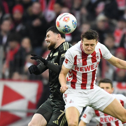 Oliver Burke im Duell mit FC-Verteidiger Eric Martel