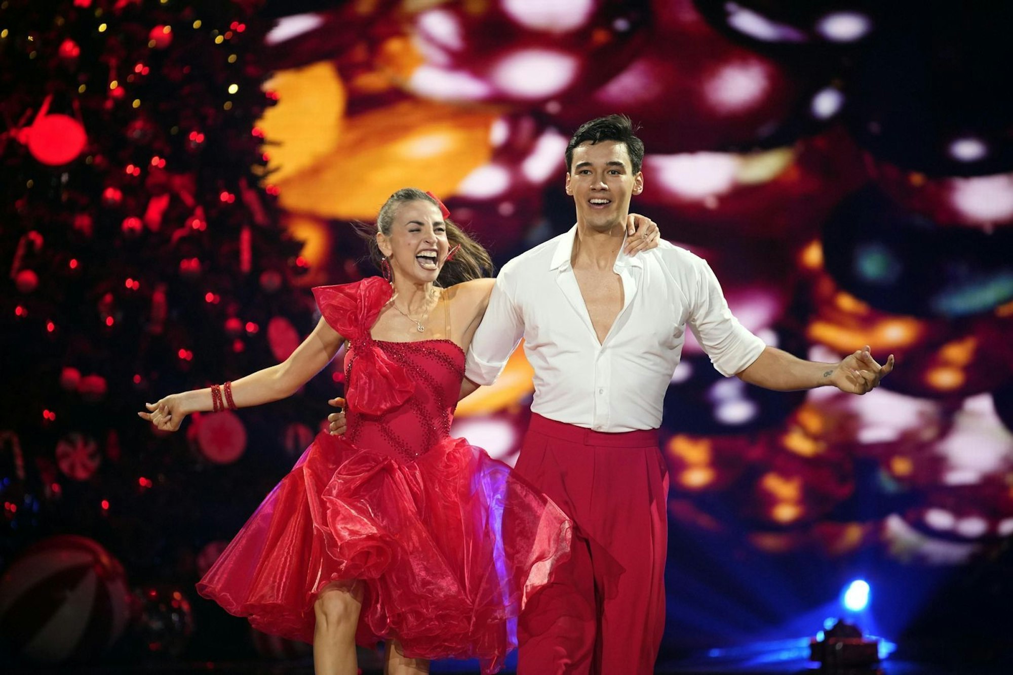 Der amtierende „Dancing Star“ Diego Pooth sahnte am Ende den zweiten Titel des Jahres ab. Er ist nun auch „Christmas Dancing Star 2025“. (Bild: RTL / Stefan Gregorowius)