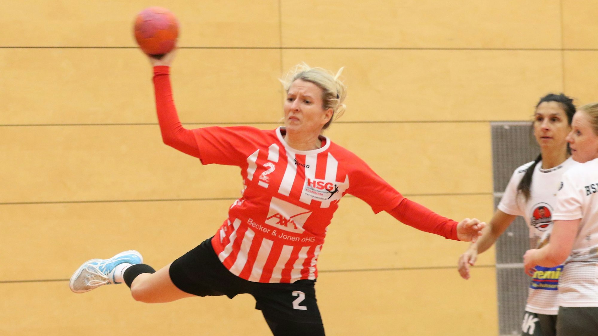 Kristin Schons kommt relativ unbedrängt zu einem Wurf.