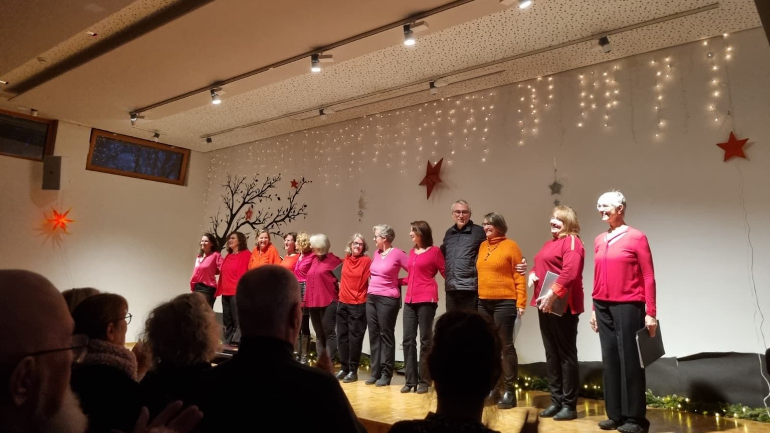 Der Frauenchor Prima Vocalis beim diesjährigen Weihnachtskonzert in Schlebusch.