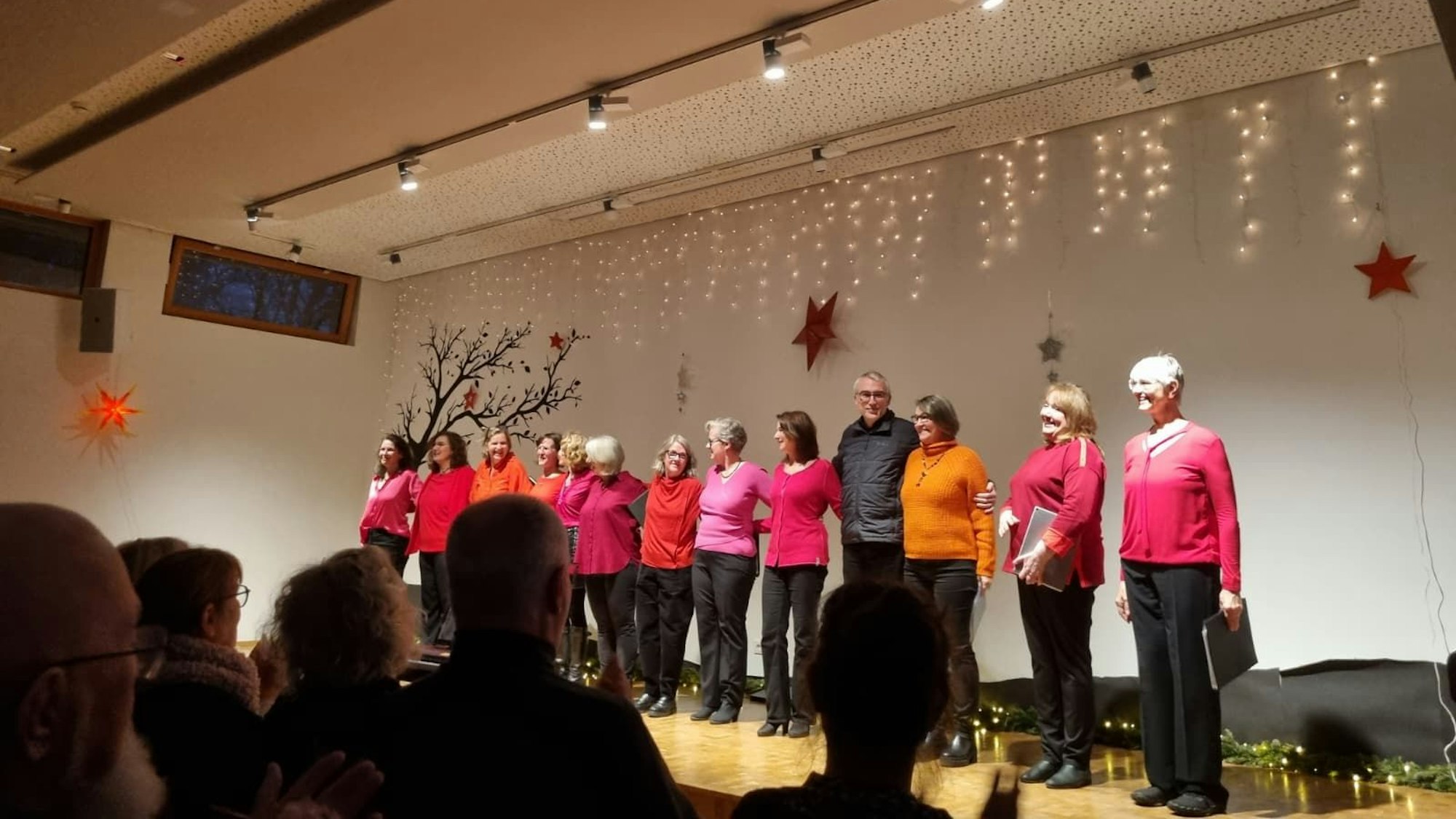 Der Frauenchor Prima Vocalis beim diesjährigen Weihnachtskonzert in Schlebusch.