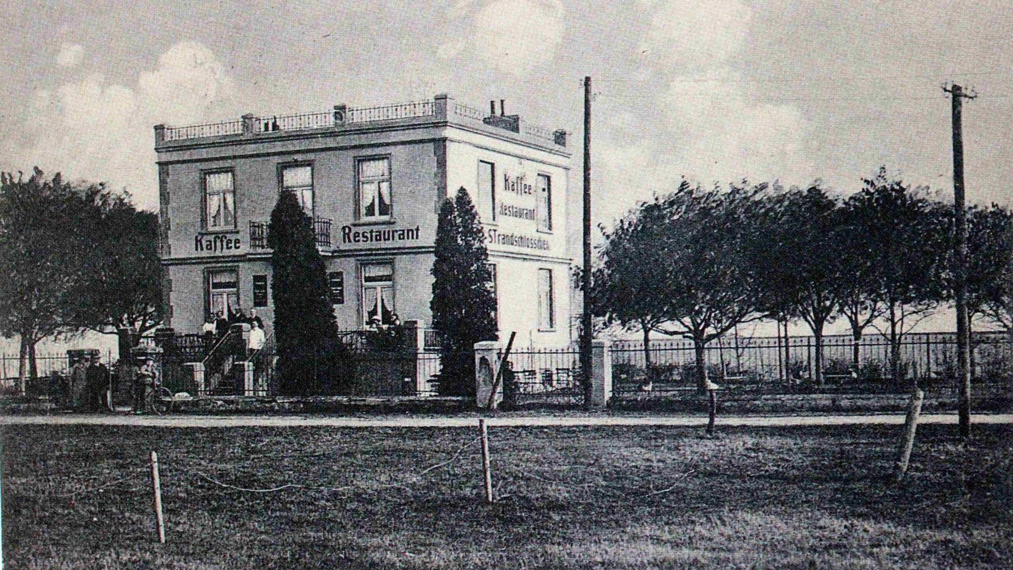 Das Strandschlösschen gehörte neben dem Strandbad zu Rodenkirchens Ausflugszielen, ca. 1920.