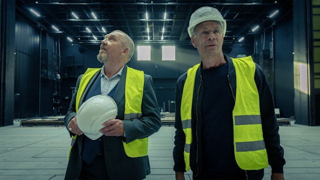 Die Kölner „Tatort“-Kommissare Max Ballauf (Klaus J. Behrendt, r.) und Freddy Schenk (Dietmar Bär) auf der Opernbaustelle.