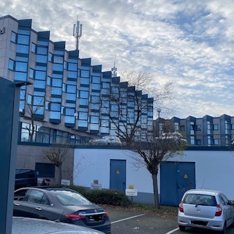 Zu sehen ist ein Brühler Hotel.