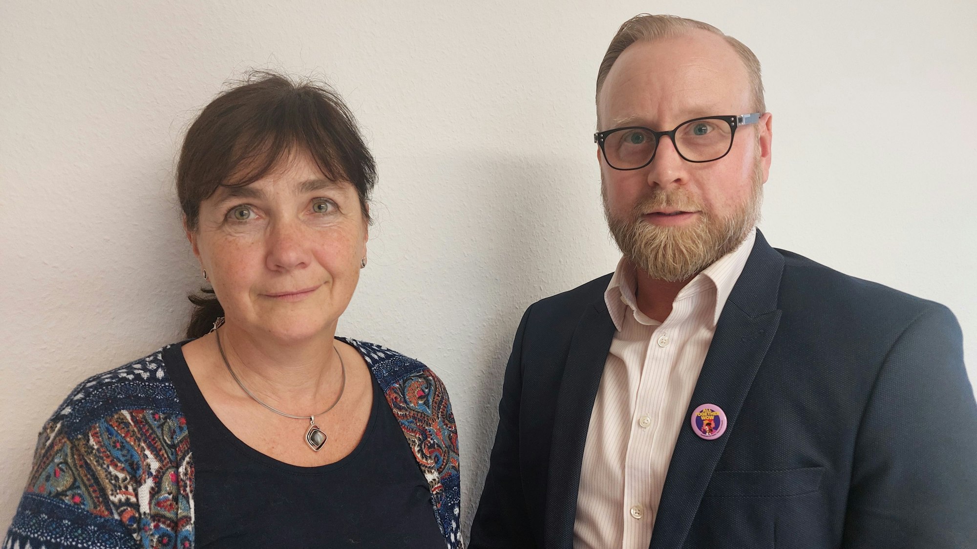 : v.li.: Anja Wirths und Thomas Becher von der Windecker Wirtschafts- und Entwicklungsgesellschaft werden gemeinsam mit dem Einzelhandel Schritte entwickeln, um den Einkaufsstandort Windeck zu sichern.