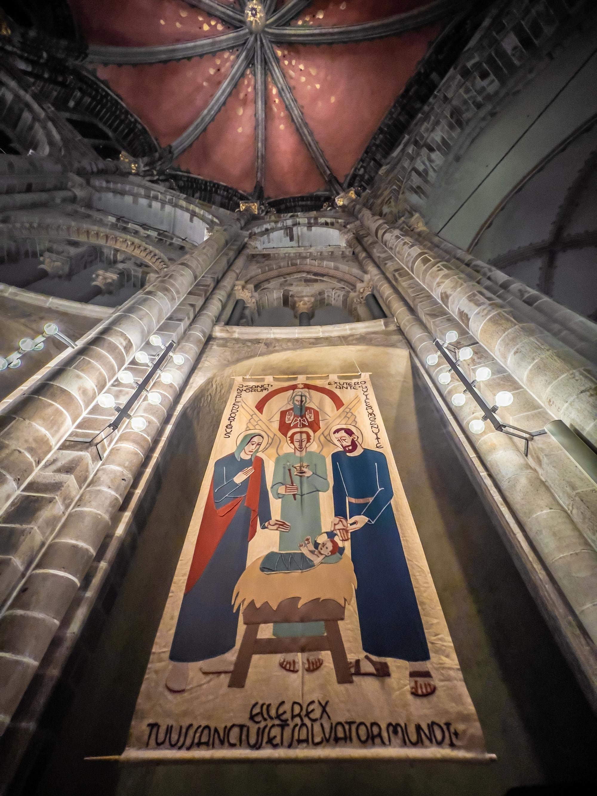 Die romanische Kirche Sankt Gereon mit der zehneckigen Grundfläche und der roten Kuppel gilt vielen als der schönste sakrale Innenraum nördlich von Rom.