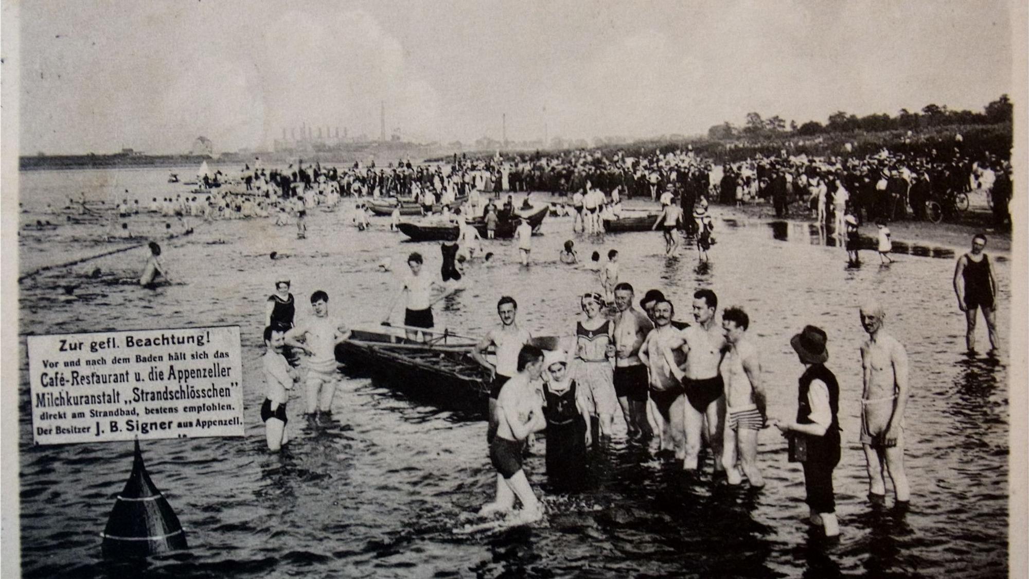 Postkarte vom Rodenkirchener Strandbad mit Werbung für die „Appenzeller Milchkuranstalt“.