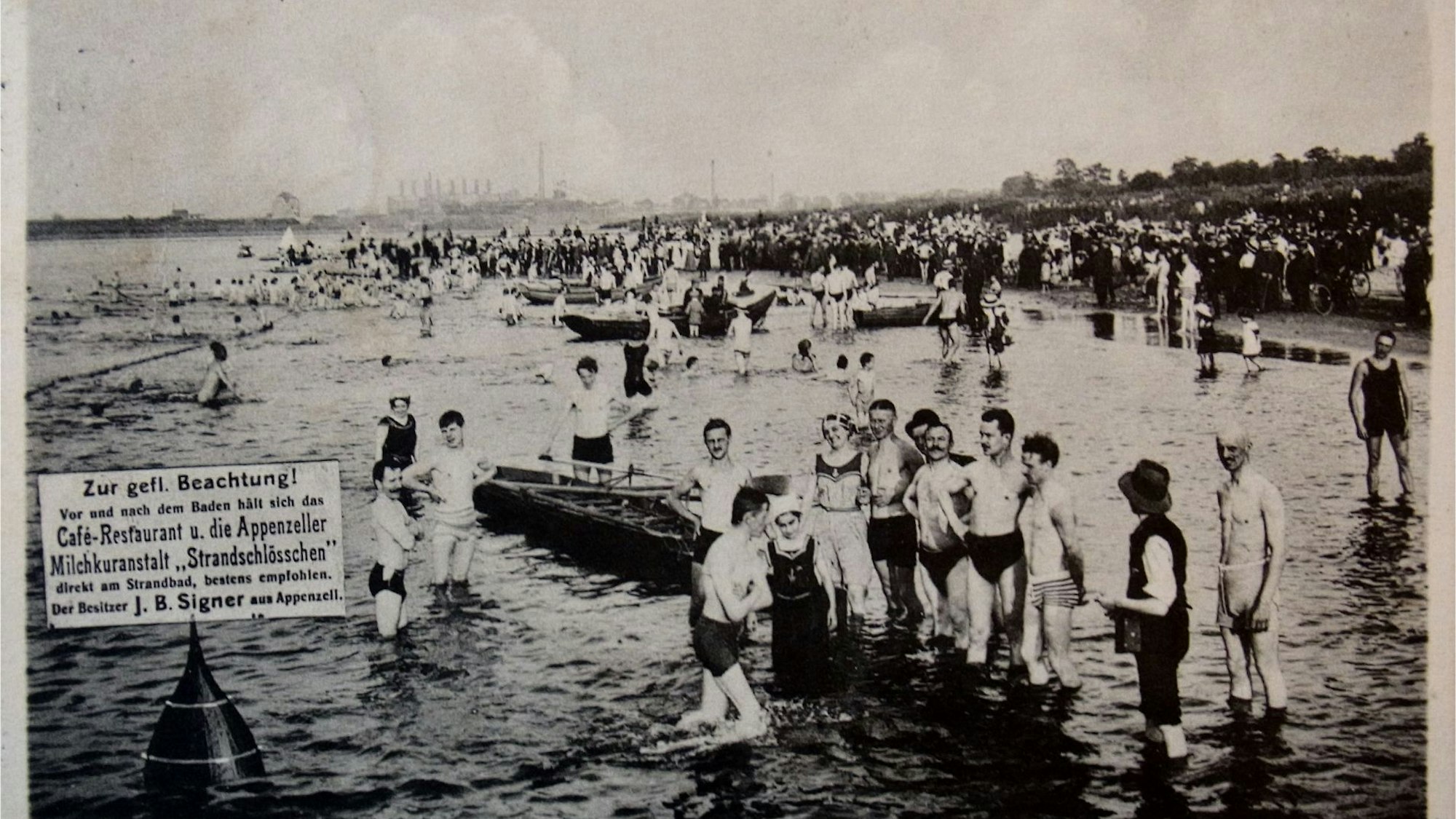 Postkarte vom Rodenkirchener Strandbad mit Werbung für die „Appenzeller Milchkuranstalt“.